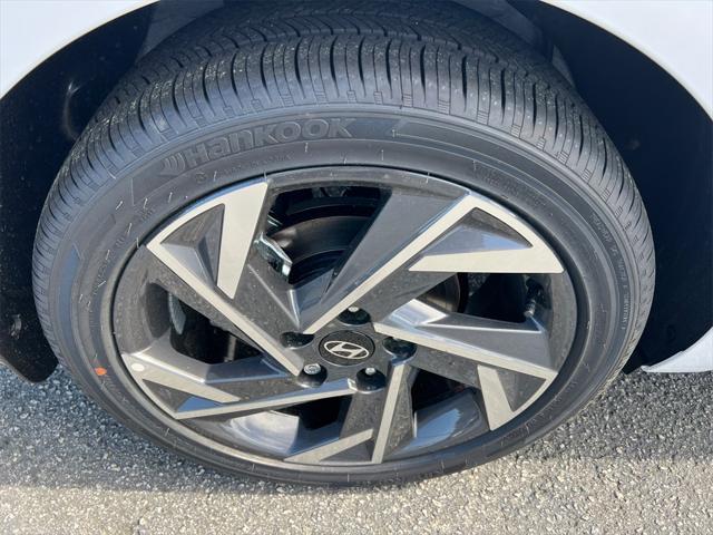 new 2025 Hyundai Elantra car, priced at $27,550
