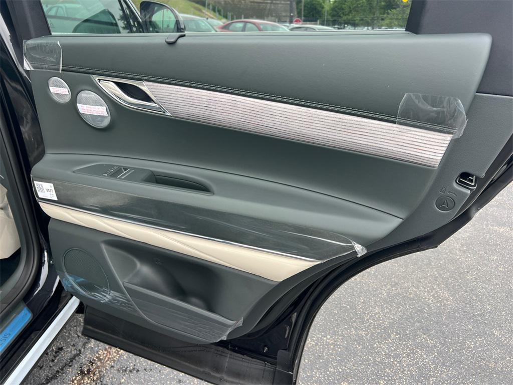 new 2025 Genesis GV80 car, priced at $71,105