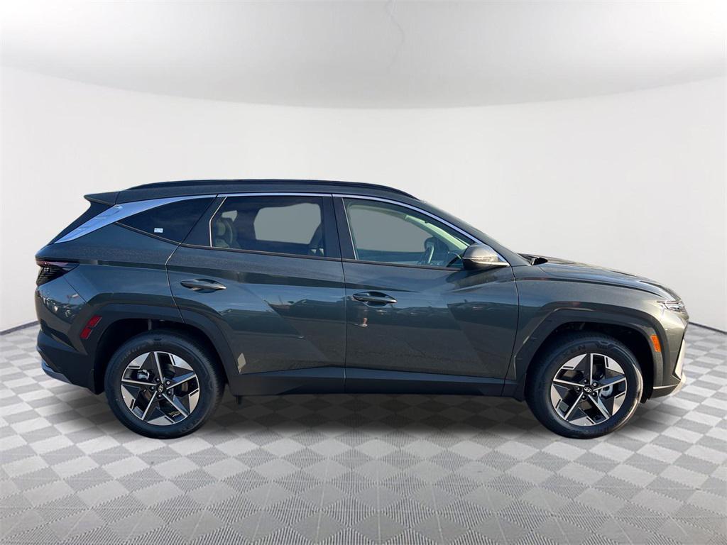 new 2025 Hyundai TUCSON Hybrid car, priced at $37,080