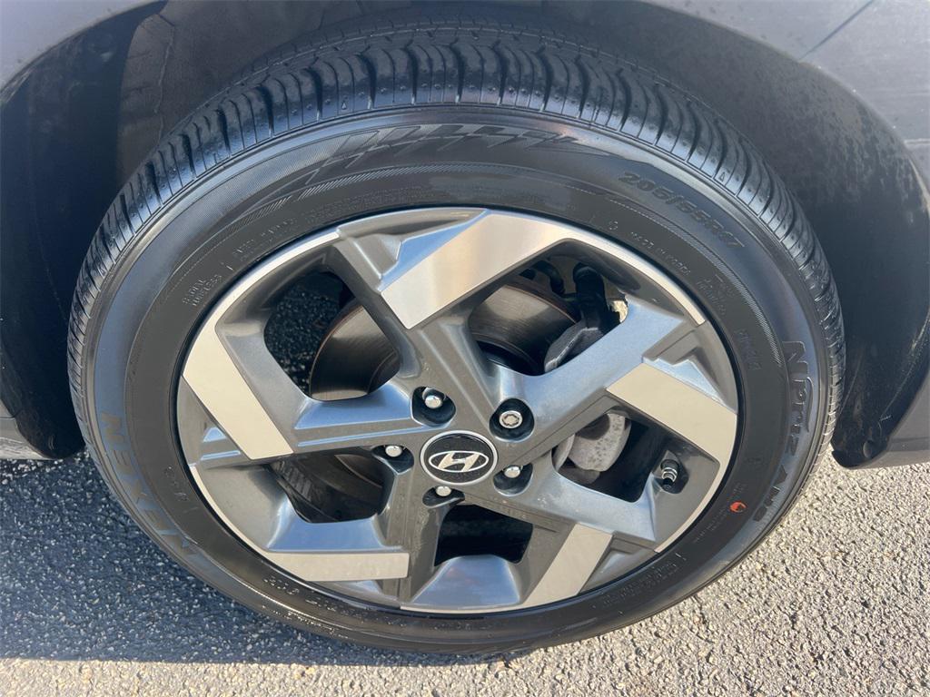 used 2024 Hyundai Venue car, priced at $17,995