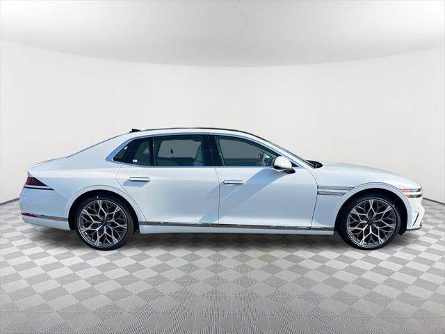 new 2025 Genesis G90 car, priced at $101,245