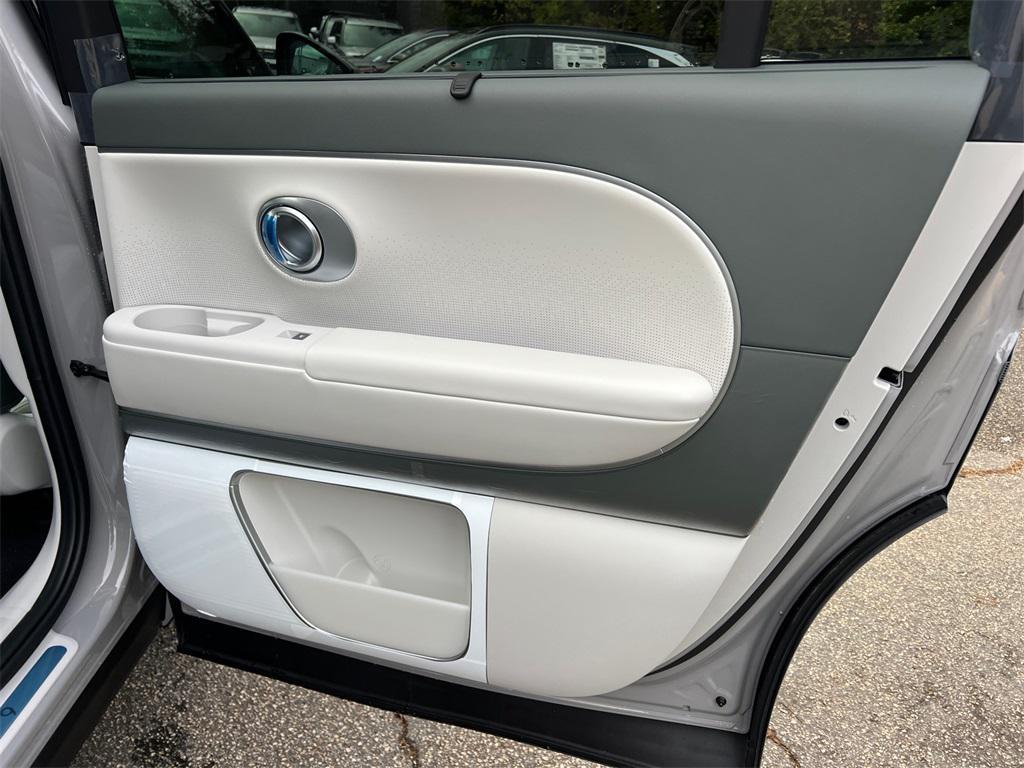 new 2026 Hyundai IONIQ 9 car, priced at $73,195