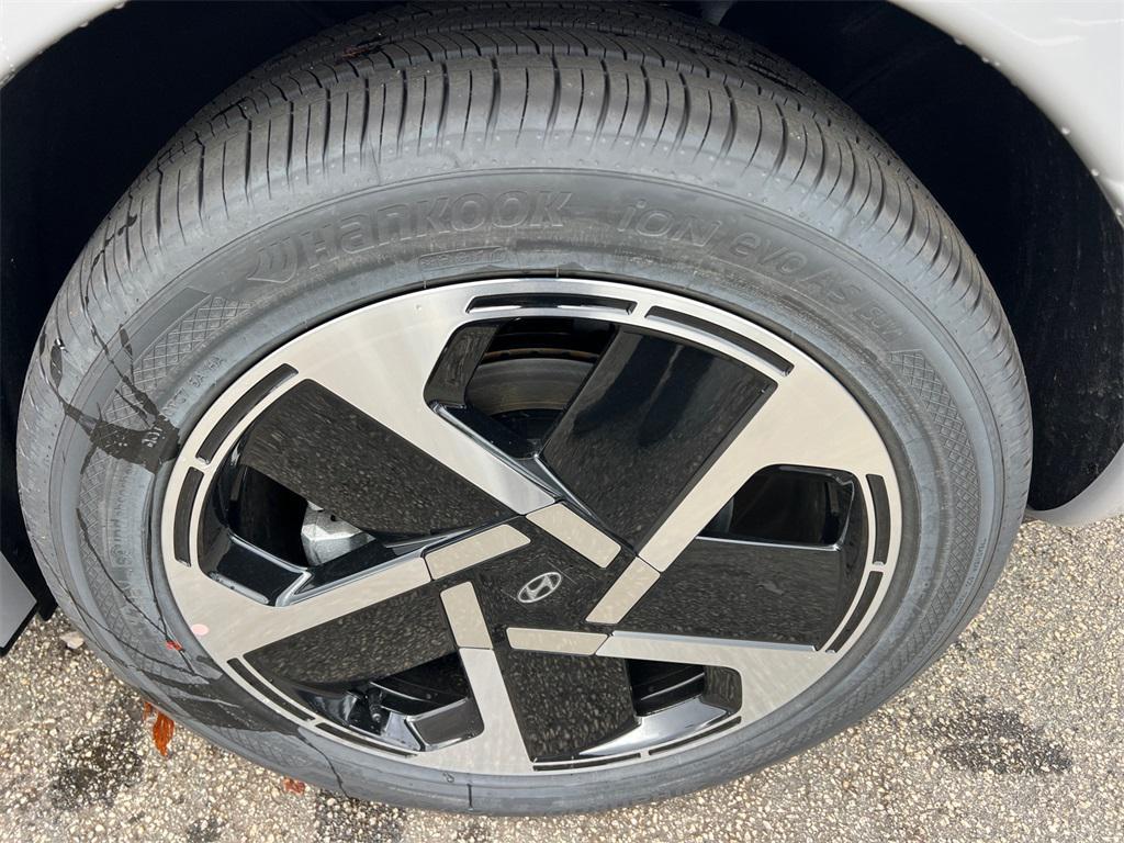 new 2026 Hyundai IONIQ 9 car, priced at $73,195