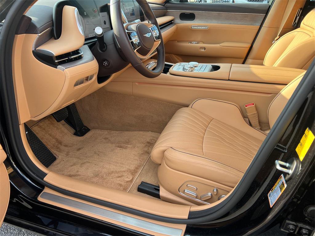used 2025 Genesis G90 car, priced at $71,994