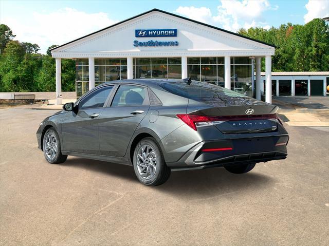 new 2025 Hyundai Elantra HEV car, priced at $26,725