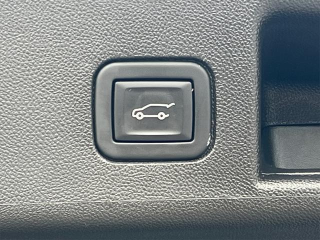 used 2023 Chevrolet Equinox car, priced at $23,143