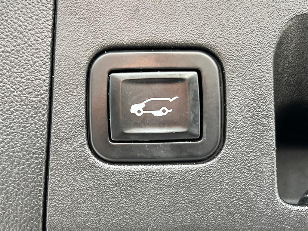 used 2018 Cadillac XT5 car, priced at $15,993