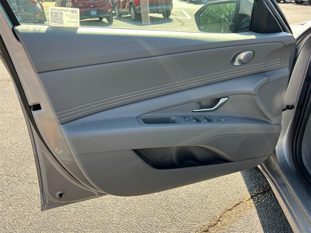 new 2025 Hyundai Elantra car, priced at $25,485