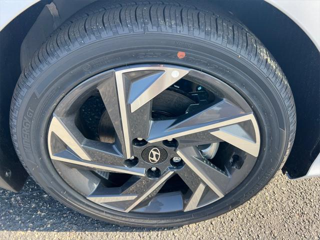 new 2025 Hyundai Elantra car, priced at $25,965