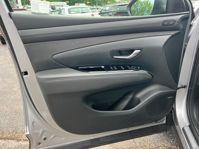 new 2025 Hyundai TUCSON Hybrid car, priced at $41,290