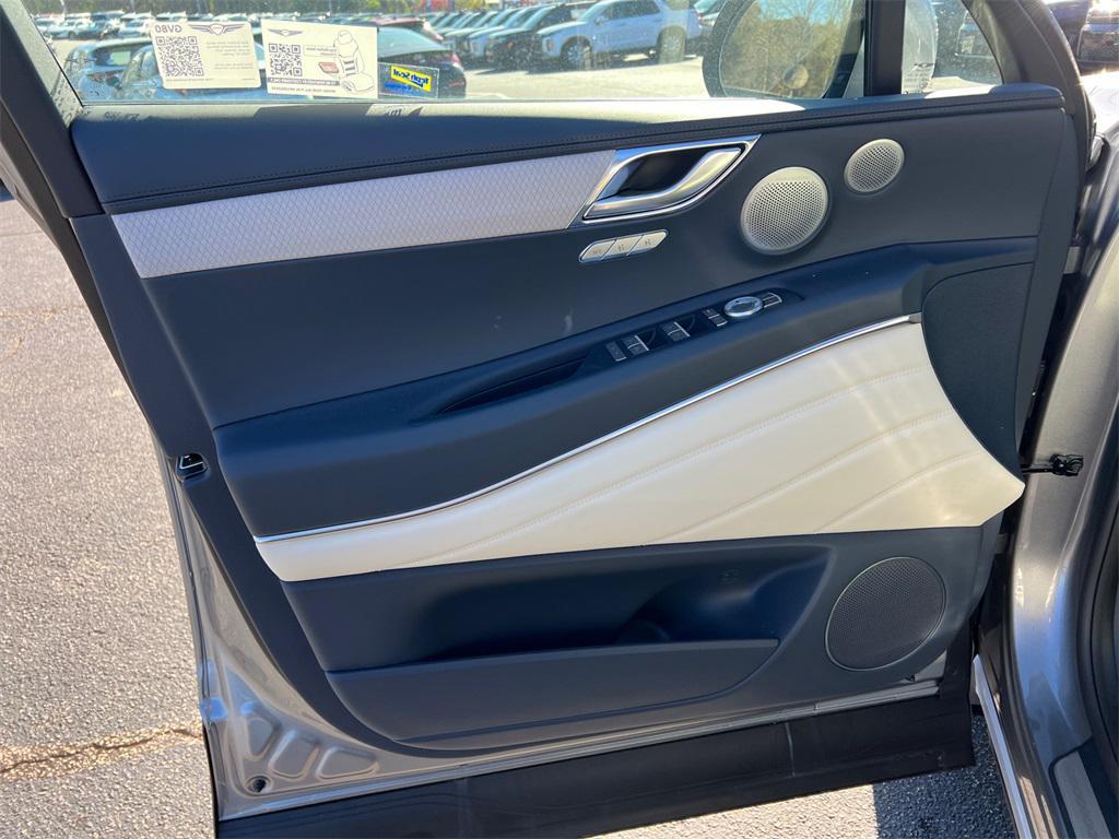 new 2025 Genesis GV80 car, priced at $76,787