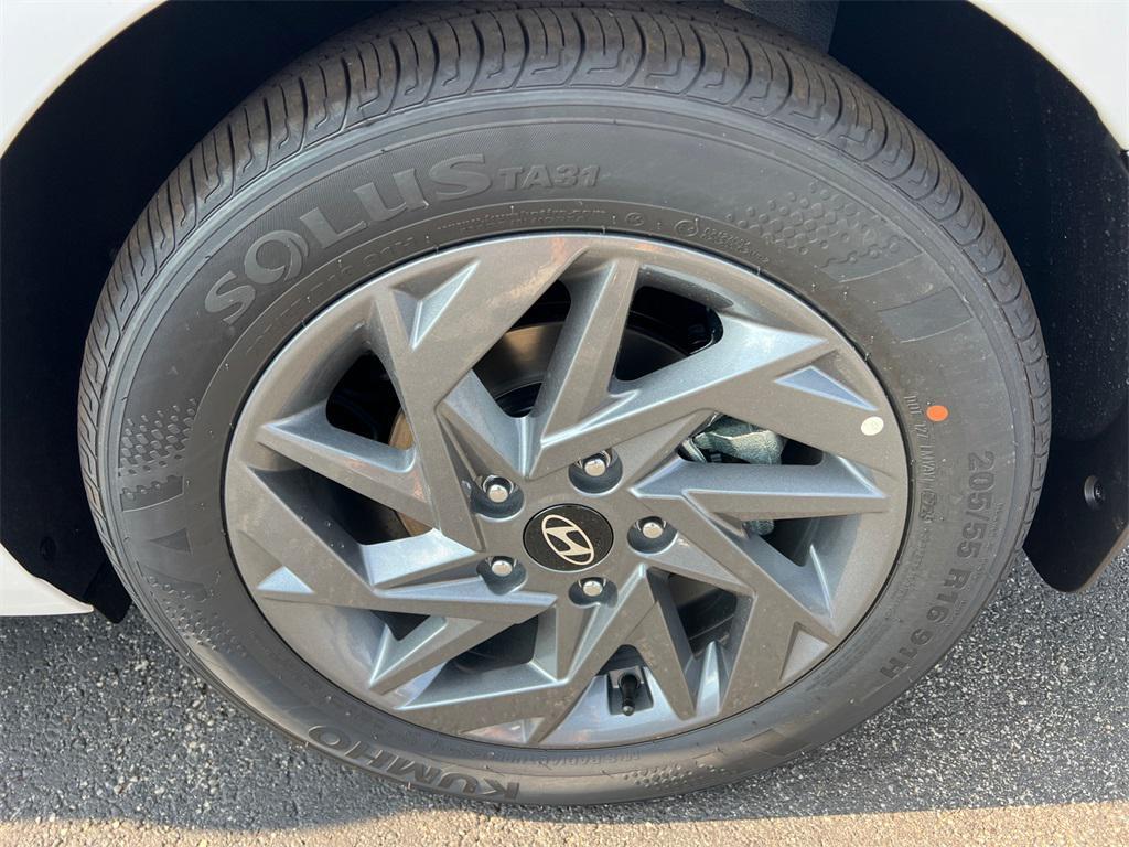 new 2025 Hyundai ELANTRA HEV car, priced at $24,580