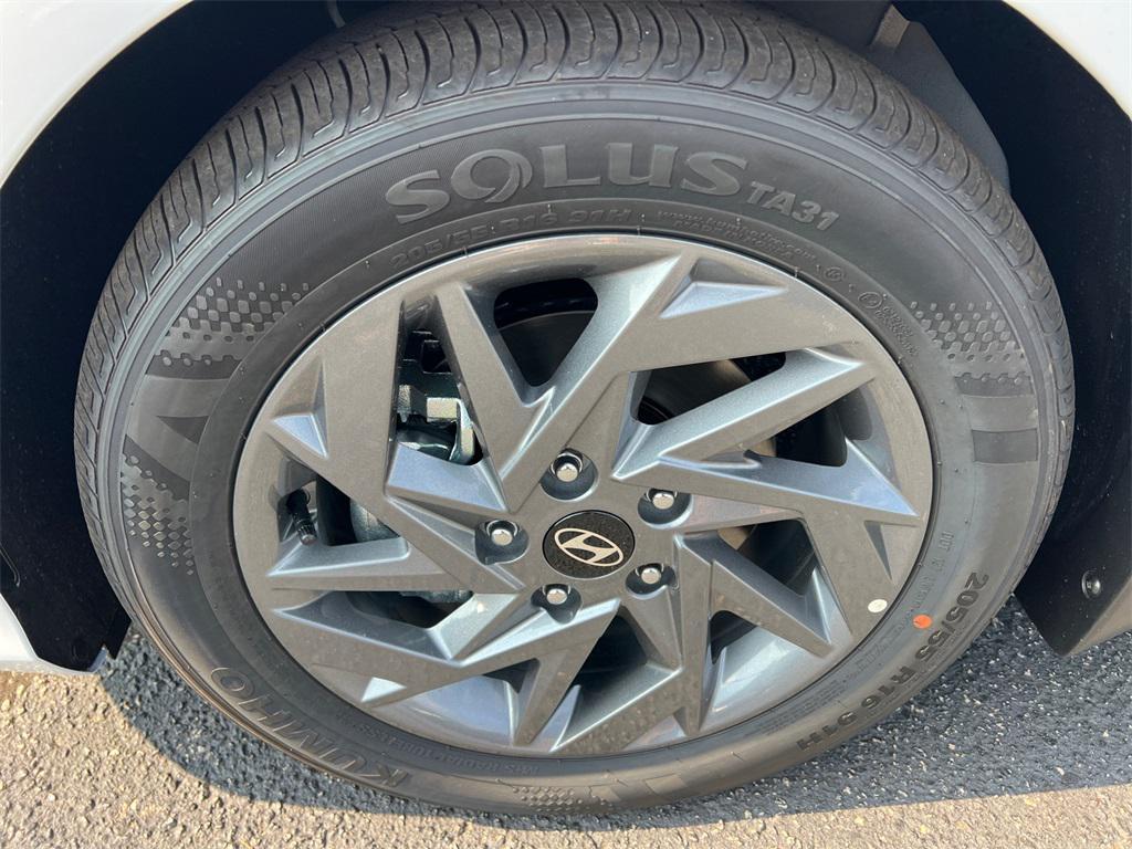new 2025 Hyundai ELANTRA HEV car, priced at $24,580