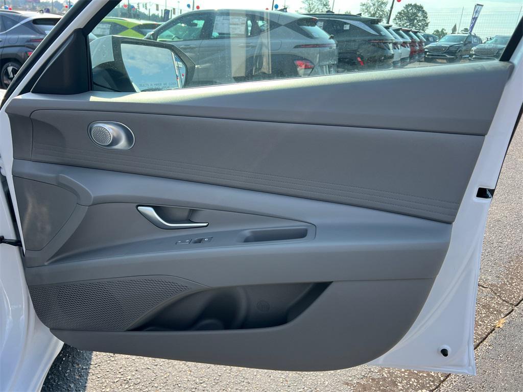 new 2025 Hyundai ELANTRA HEV car, priced at $24,580