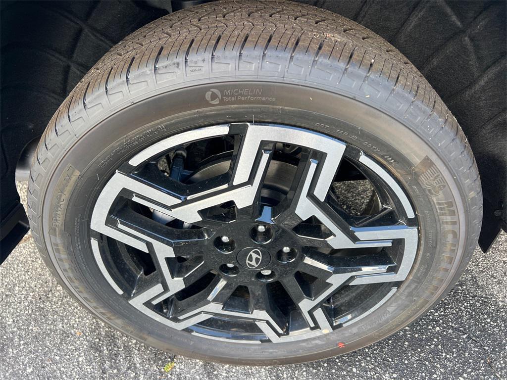 new 2025 Hyundai SANTA CRUZ car, priced at $39,187