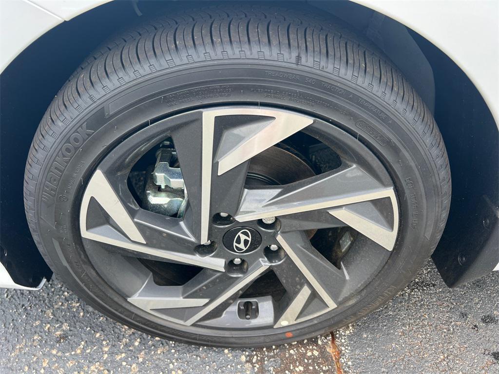 new 2025 Hyundai Elantra car, priced at $25,980