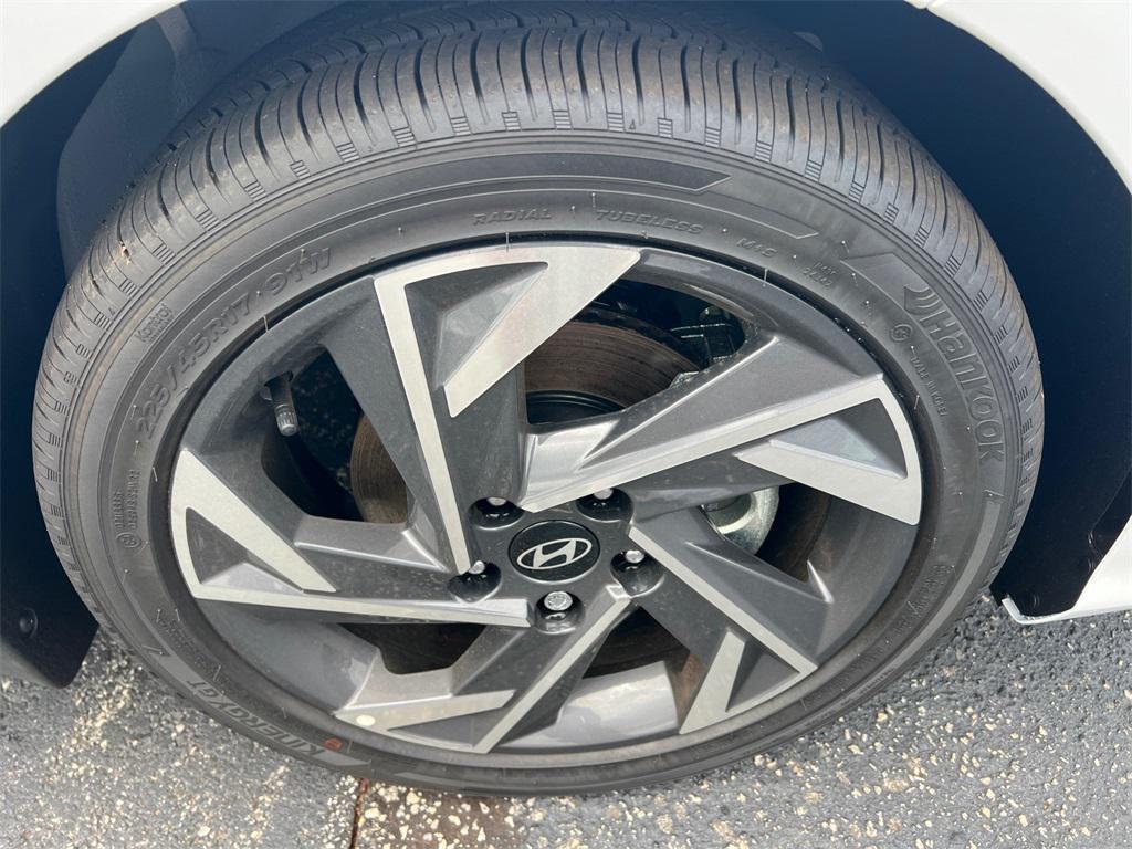 new 2025 Hyundai Elantra car, priced at $25,980