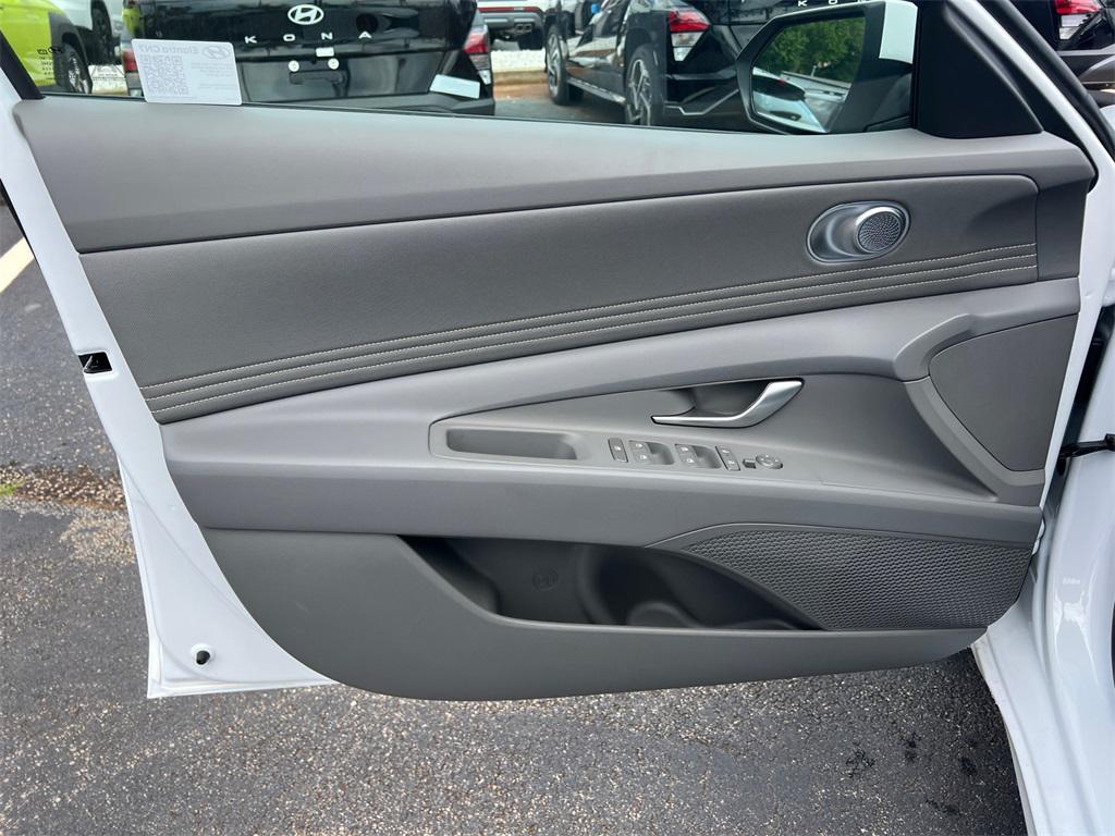 new 2025 Hyundai Elantra car, priced at $25,980