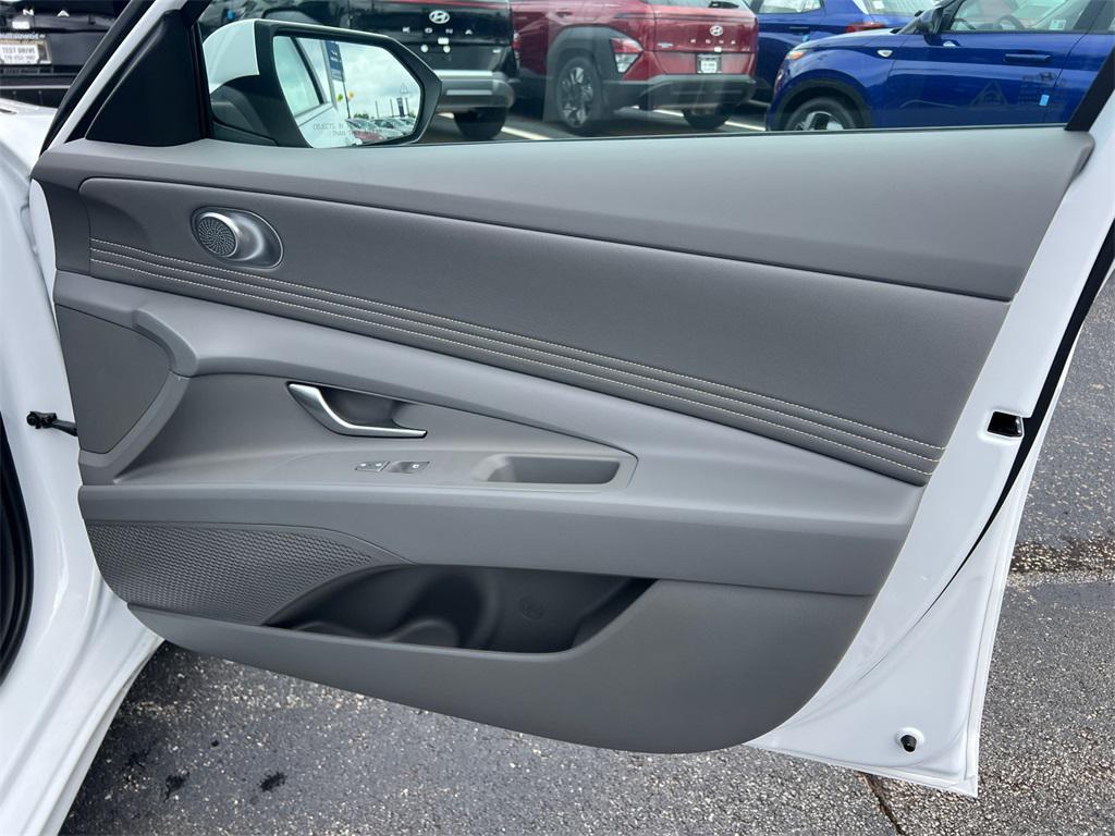 new 2025 Hyundai Elantra car, priced at $25,980