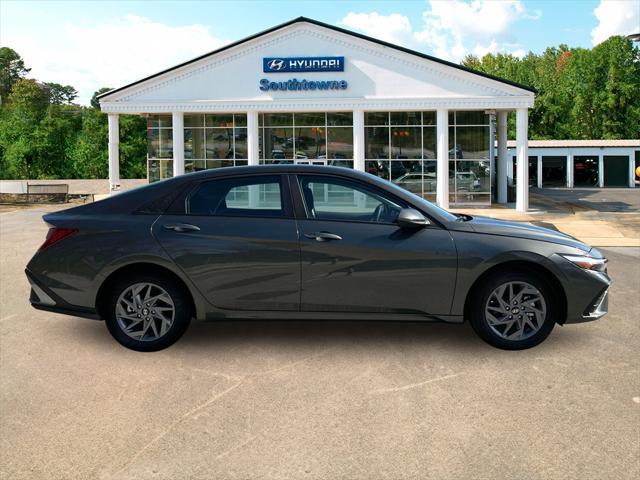 new 2025 Hyundai ELANTRA HEV car, priced at $25,520