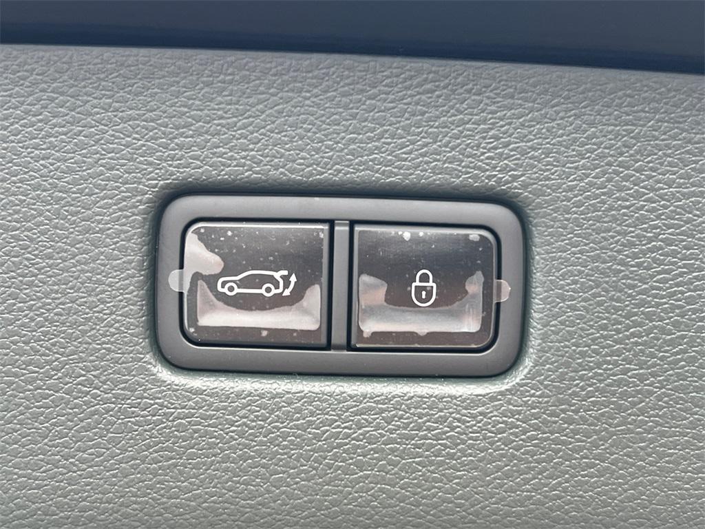 new 2025 Genesis GV80 car, priced at $68,987