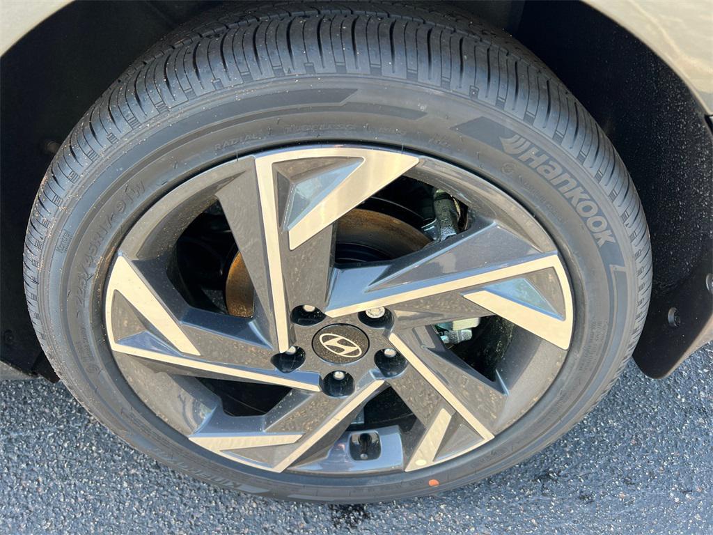 new 2025 Hyundai Elantra car, priced at $29,087