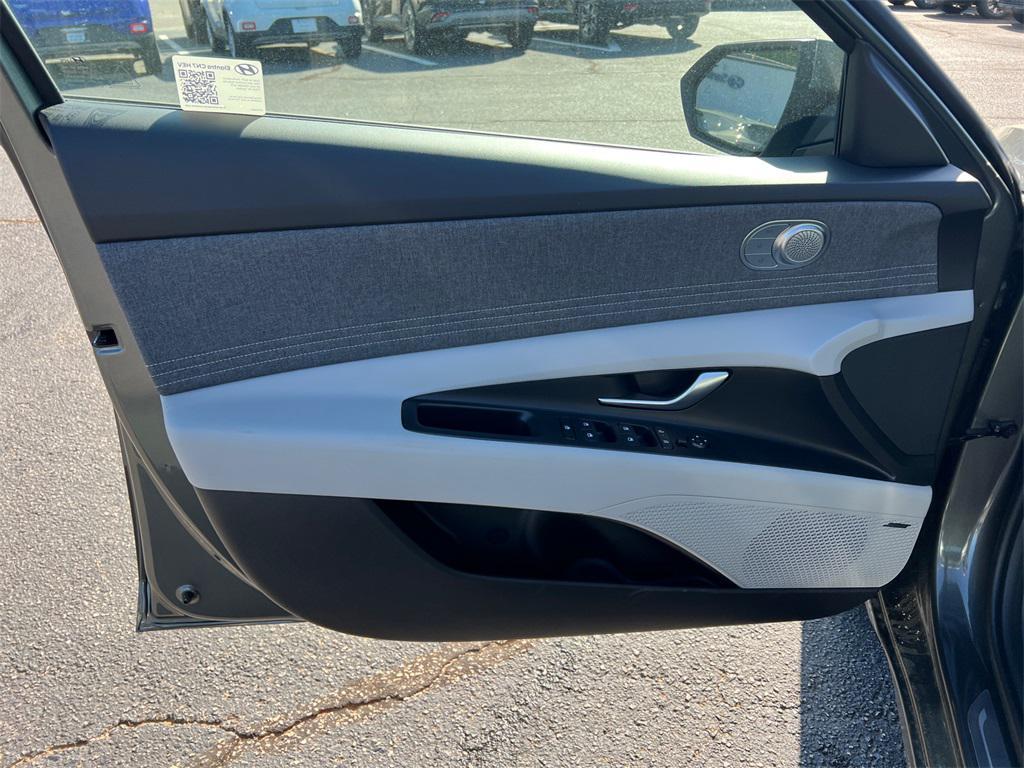 new 2025 Hyundai Elantra car, priced at $29,087