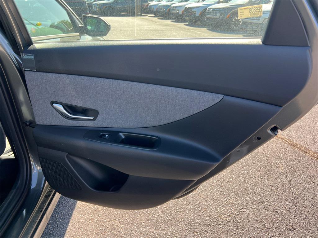 new 2025 Hyundai Elantra car, priced at $29,087