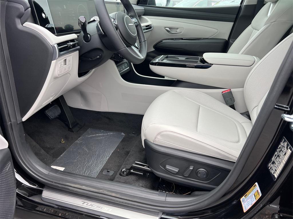 new 2025 Hyundai TUCSON Hybrid car, priced at $39,790