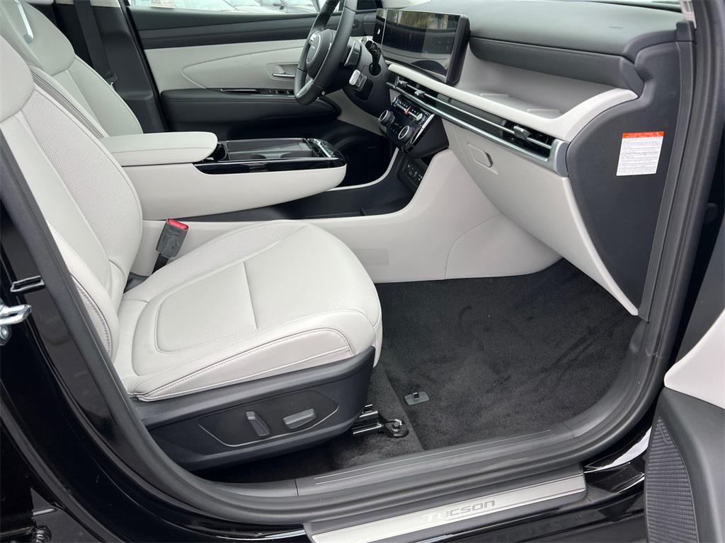 new 2025 Hyundai TUCSON Hybrid car, priced at $39,790