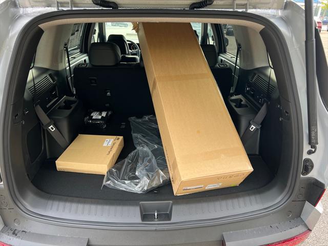 new 2025 Hyundai Santa Fe car, priced at $42,344