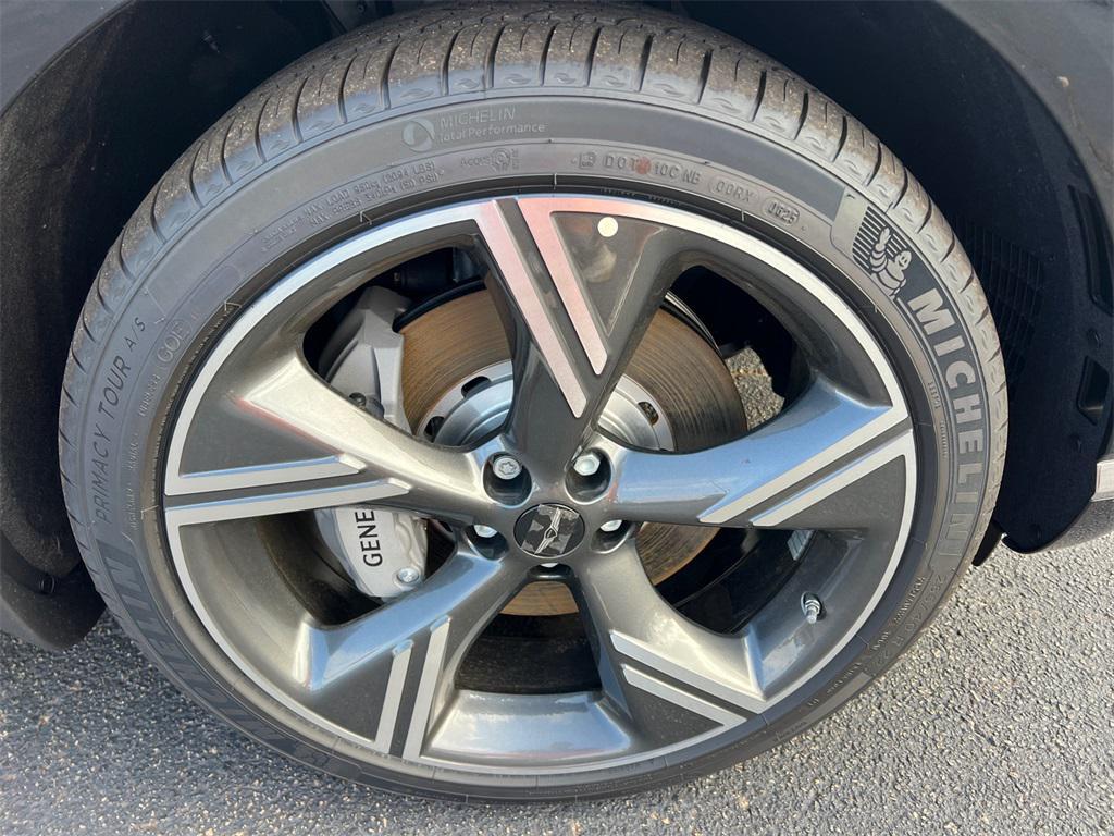 new 2025 Genesis GV80 car, priced at $78,925