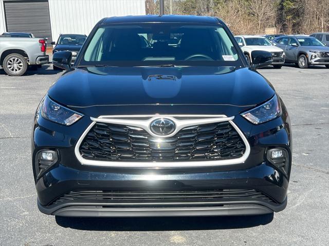 used 2023 Toyota Highlander car, priced at $32,983