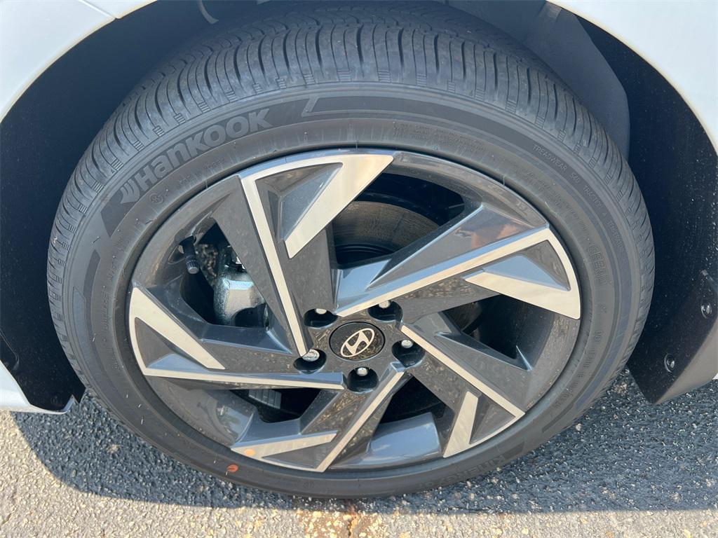 new 2025 Hyundai ELANTRA HEV car, priced at $23,991
