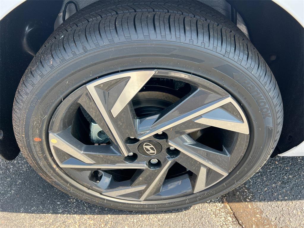 new 2025 Hyundai ELANTRA HEV car, priced at $23,991