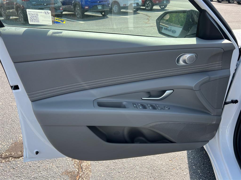 new 2025 Hyundai ELANTRA HEV car, priced at $23,991