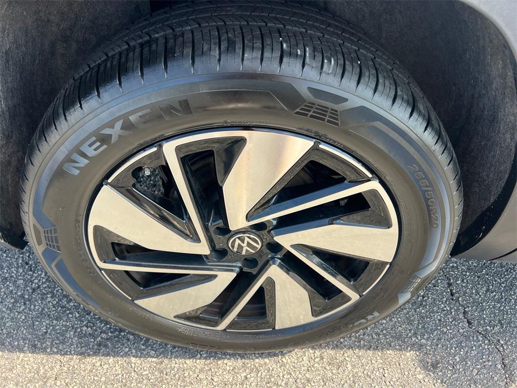 used 2024 Volkswagen Atlas car, priced at $31,987