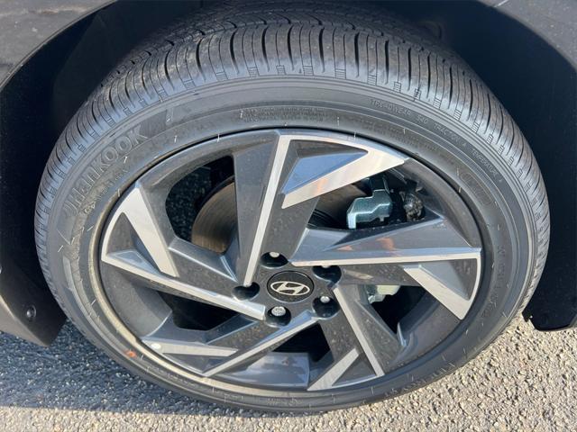 new 2025 Hyundai Elantra car, priced at $26,255