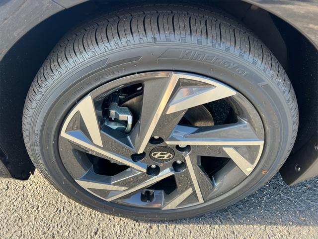new 2025 Hyundai Elantra car, priced at $26,255