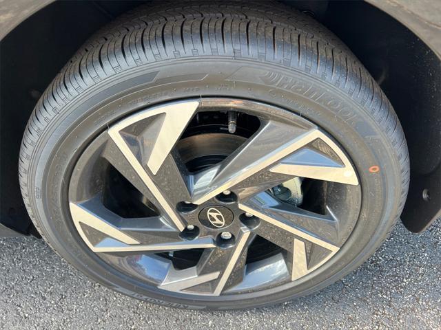 new 2025 Hyundai Elantra car, priced at $26,255