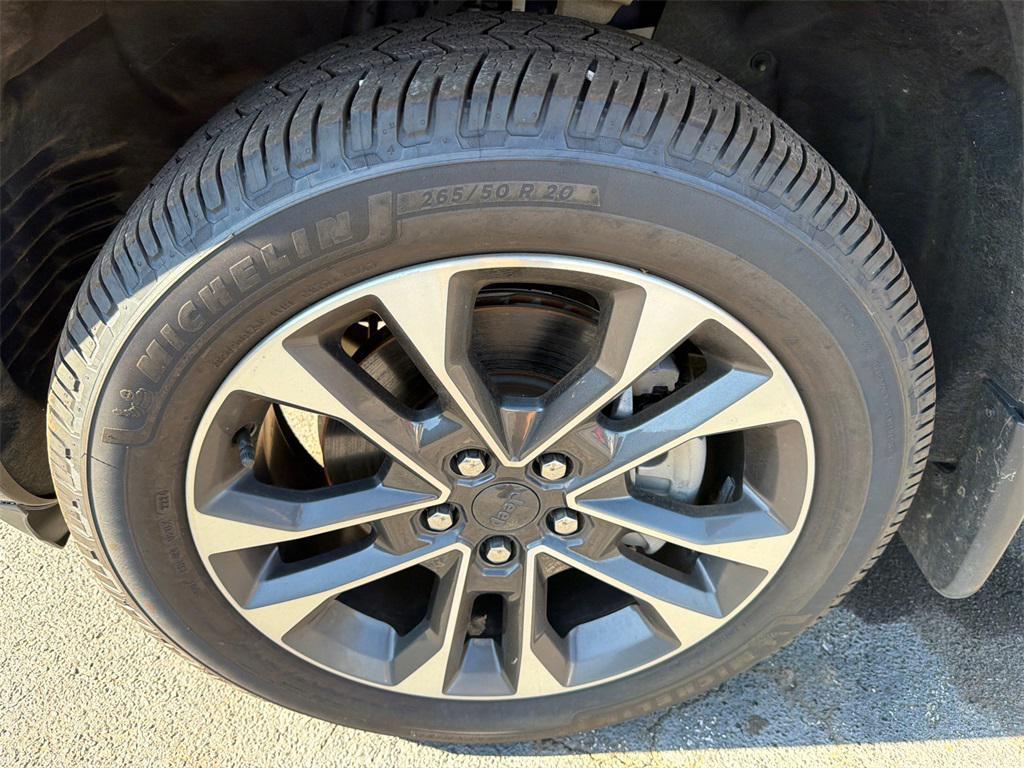 used 2021 Jeep Grand Cherokee L car, priced at $29,991