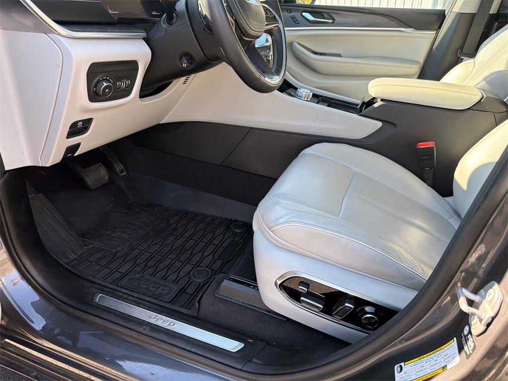 used 2021 Jeep Grand Cherokee L car, priced at $29,991