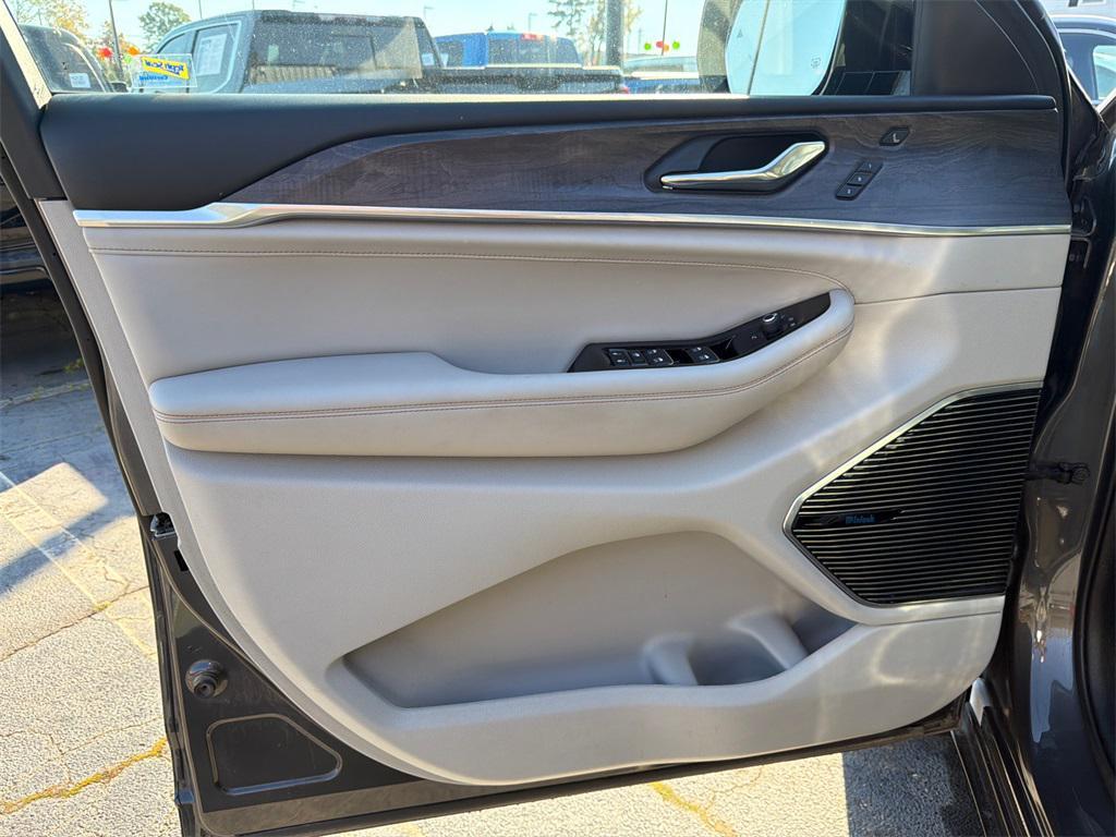 used 2021 Jeep Grand Cherokee L car, priced at $29,991