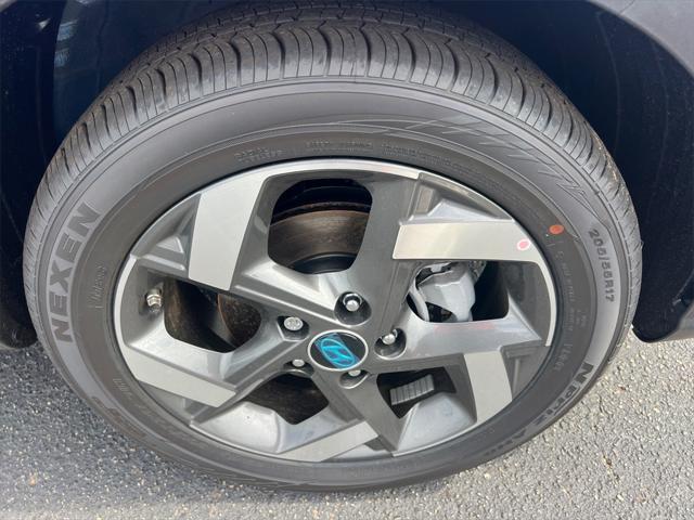 new 2025 Hyundai Venue car, priced at $24,085