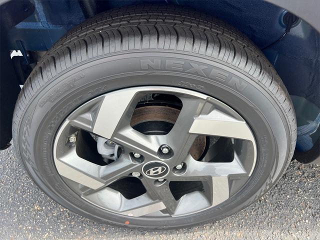 new 2025 Hyundai Venue car, priced at $24,085