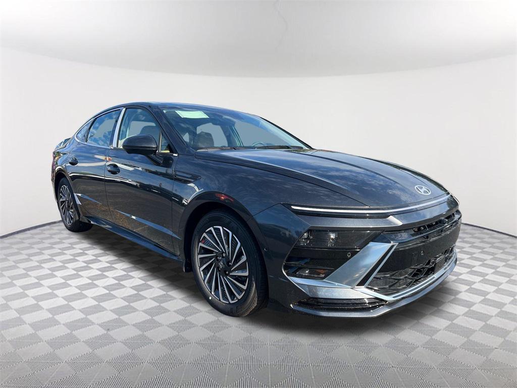 new 2025 Hyundai Sonata Hybrid car, priced at $36,005