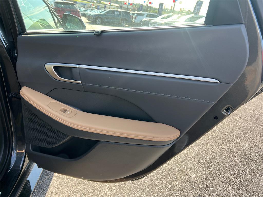 new 2025 Hyundai Sonata Hybrid car, priced at $36,005