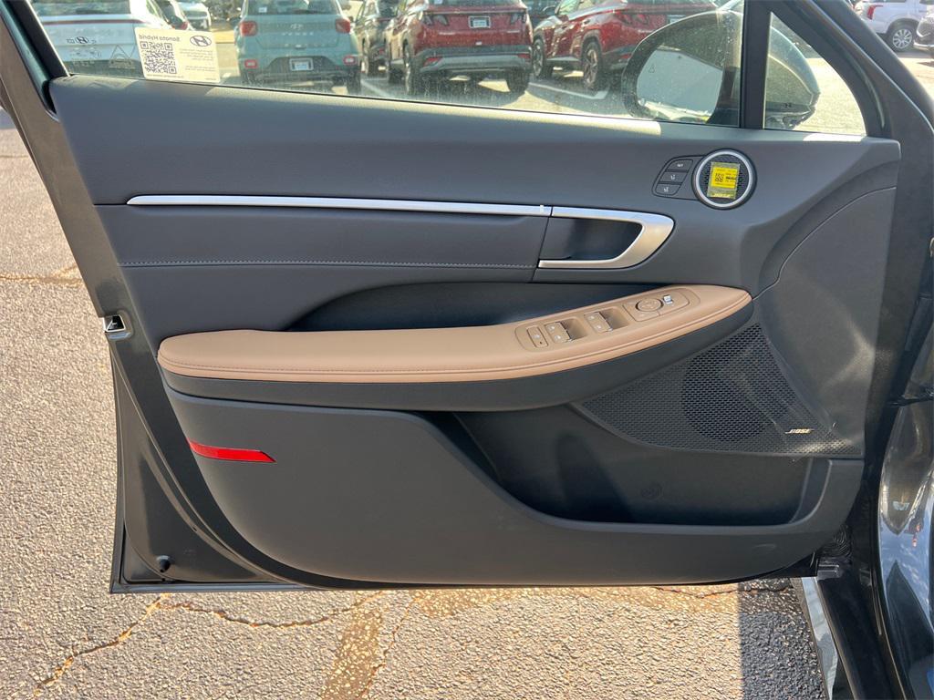 new 2025 Hyundai Sonata Hybrid car, priced at $36,005