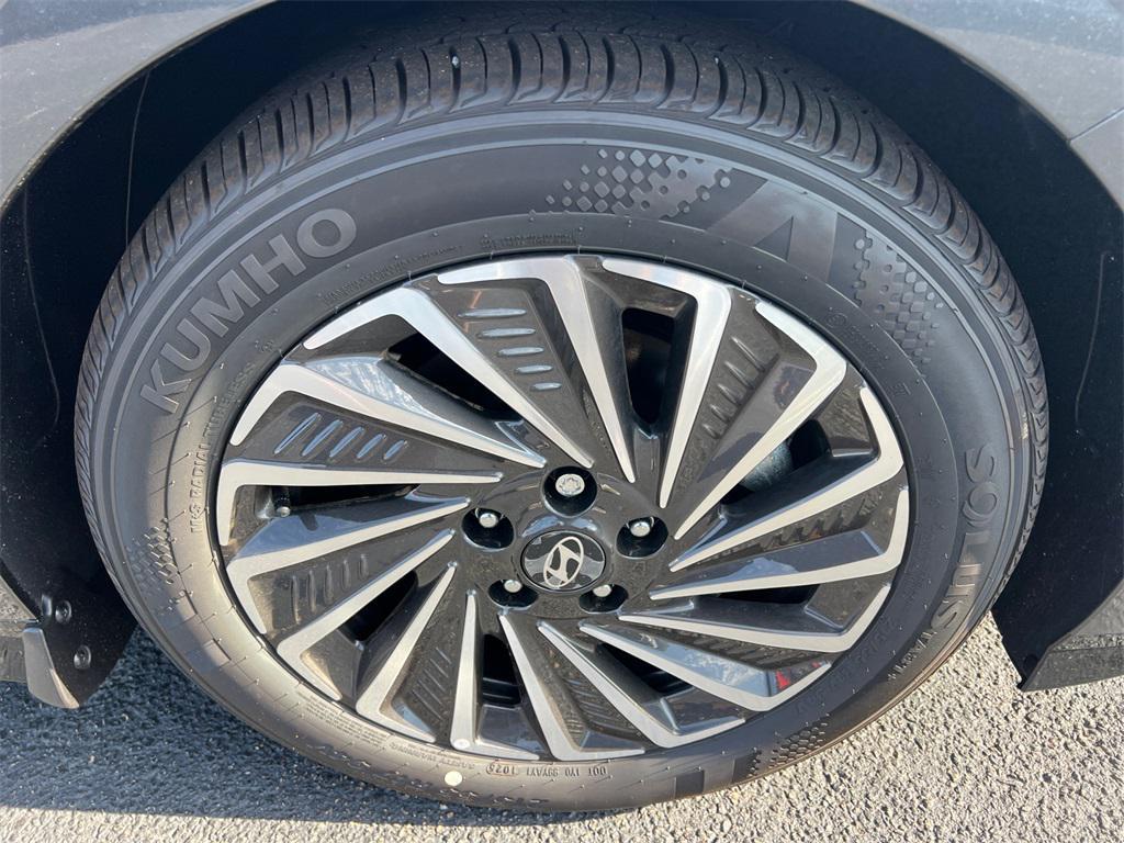 new 2025 Hyundai Sonata Hybrid car, priced at $36,005