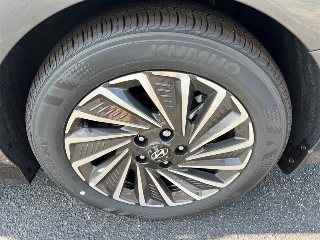 new 2025 Hyundai Sonata Hybrid car, priced at $36,005